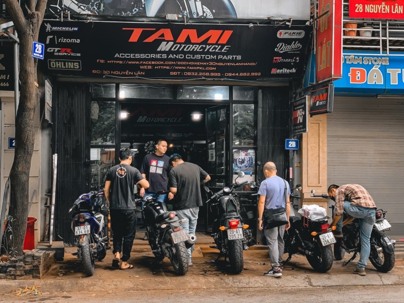 Bạn thử đến Tami Motorcycle để mua đồ chơi xe máy xem sao nhé