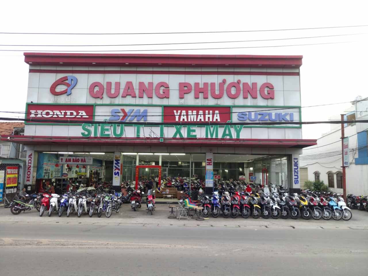 Cửa sản phẩm xe cộ máy Quang Phương