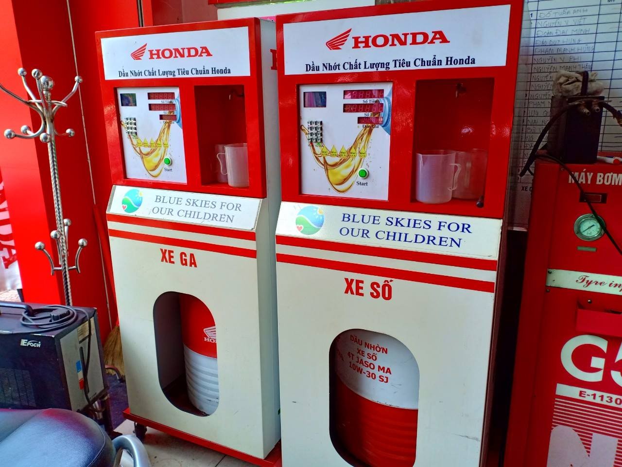 Có nên sử dụng nhớt xe máy Honda chính hãng không?