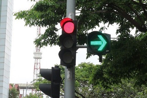 Đèn đỏ được rẽ phải không và những trường hợp ngoại lệ