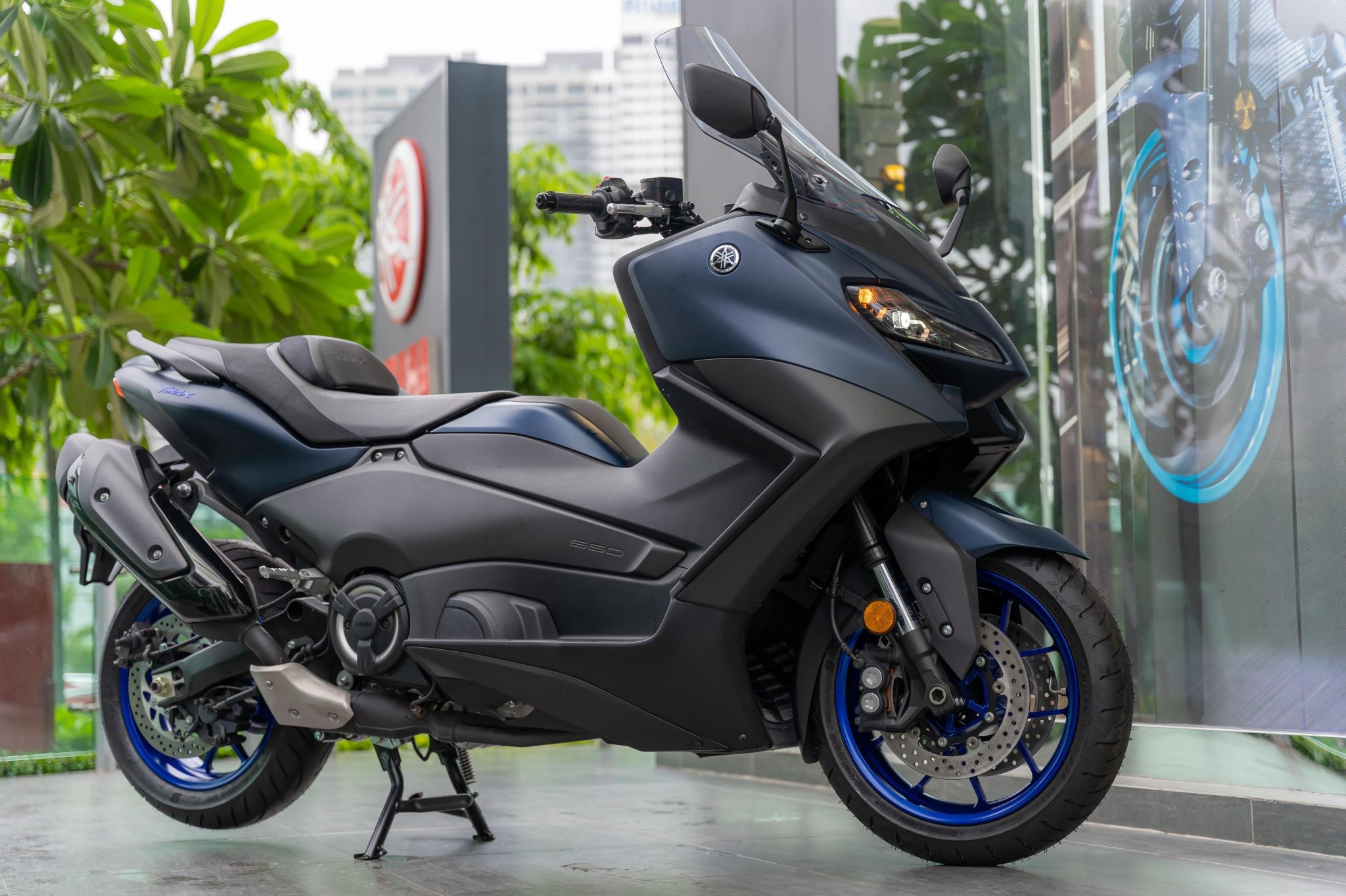 Yamaha TMAX 560 2023 Gi H n 400 Tri u C G Th V 