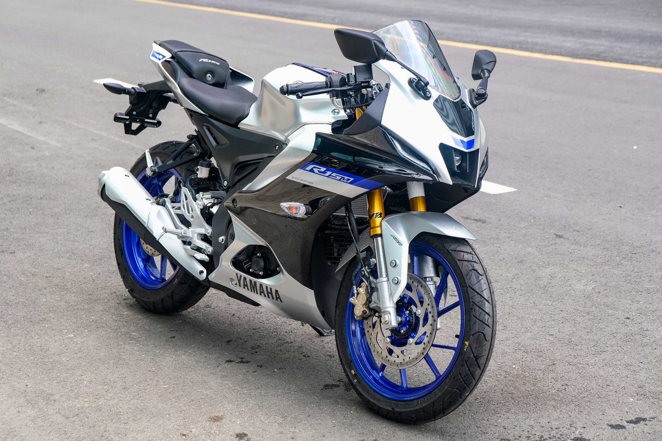 Yamaha Yzfr15 Version 20 Price Specs Review Pics