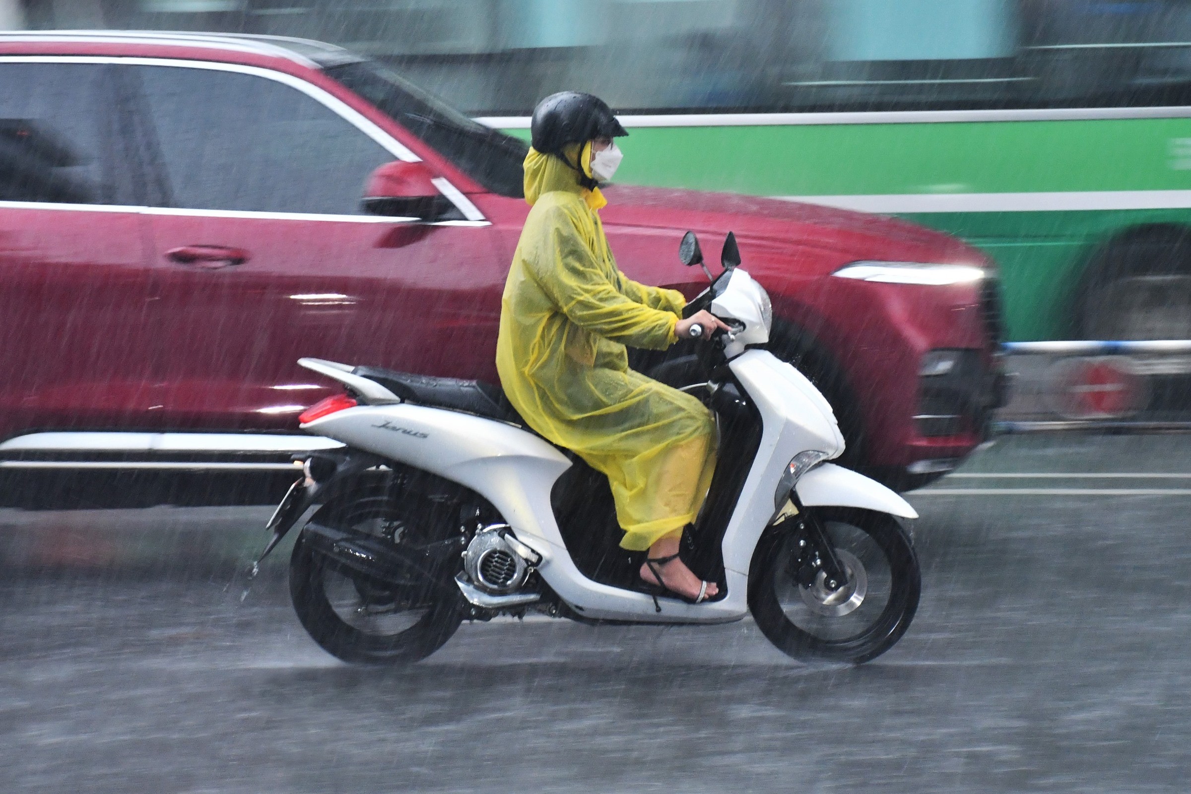 Hướng dẫn chăm sóc xe máy mùa mưa sao cho bền đẹp