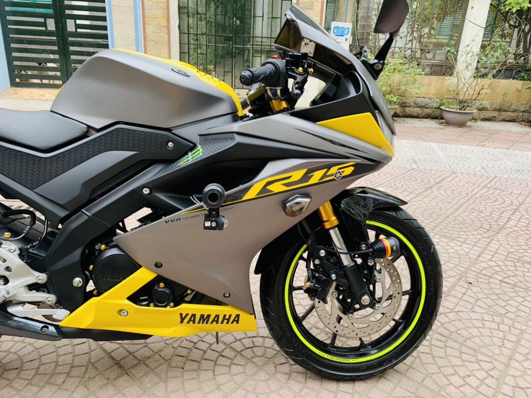 Yamaha R15 v3 1055cc