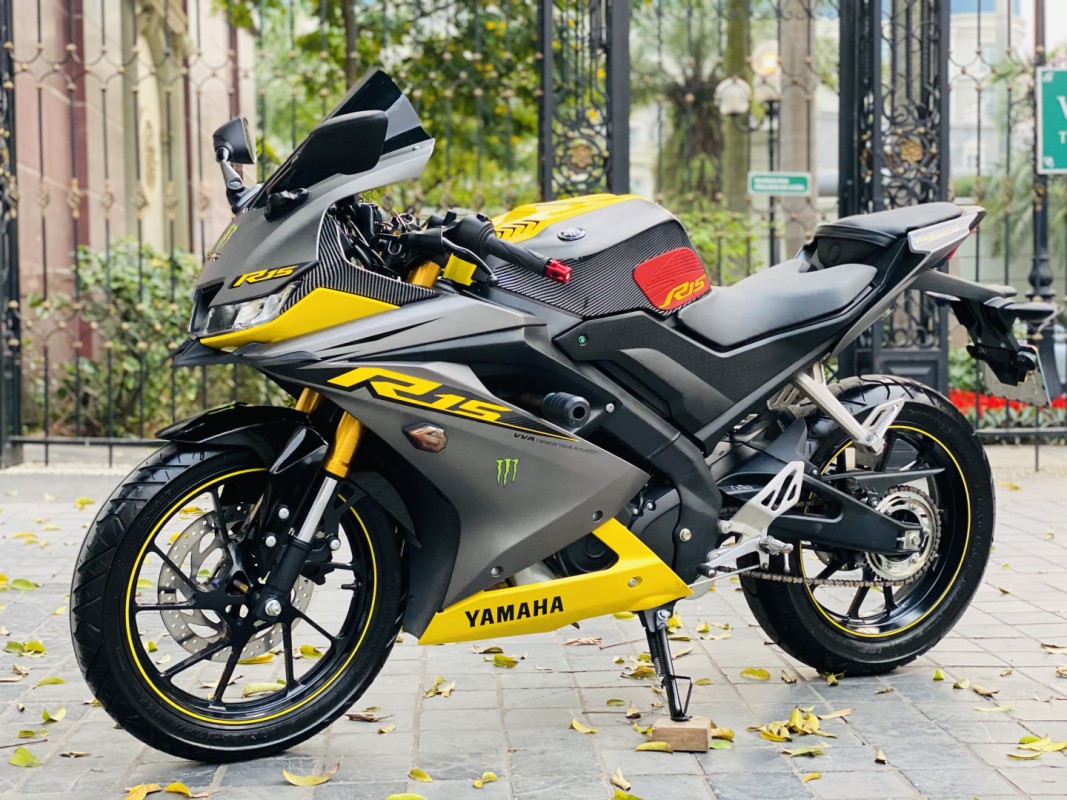 Yamaha R15 V3 1055